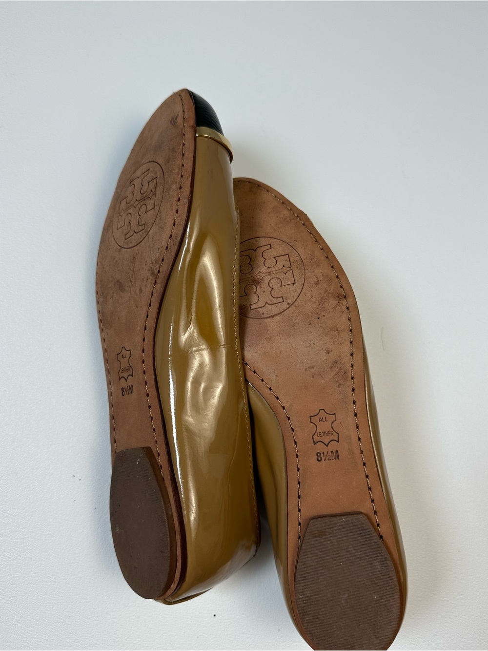 Tory Burch Two-Tone Tan and Black Leather Ballet Flats with Gold Accent - Picture 4 of 10